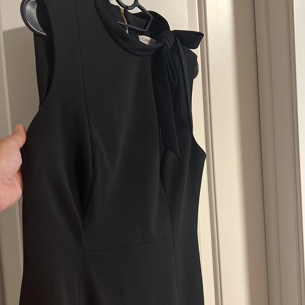 Calvin Klein fitted black dress, business casual bow on left collar knee length - Picture 4 of 4
